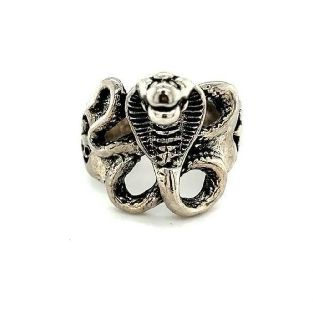 Cobra Ring‎